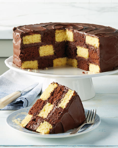 Crofton Chequered Cake Pan Set