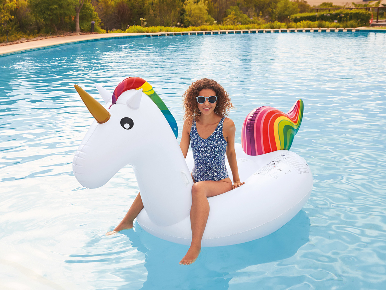 Inflatable Unicorn or Flamingo1