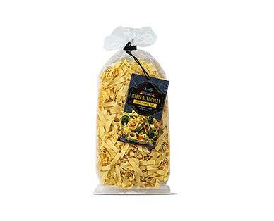 Specially Selected 
 Crinkle Cut or Traditional Cut Ribbon Noodles