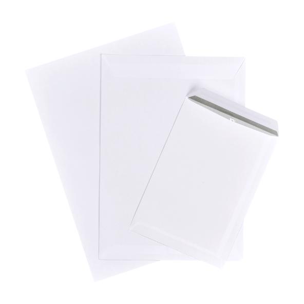 Enveloppes blanches avec fermeture autoadhésive