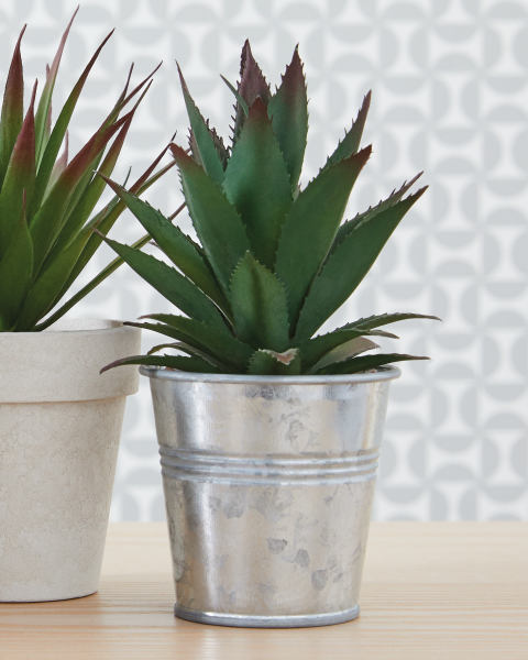 Artificial Aloe Vera Metal Pot