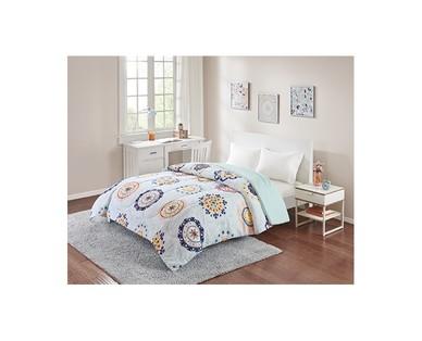 Huntington Home Twin/Twin XL or Full/Queen Reversible Comforter