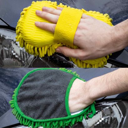 Éponge ou gant pour nettoyer la voiture