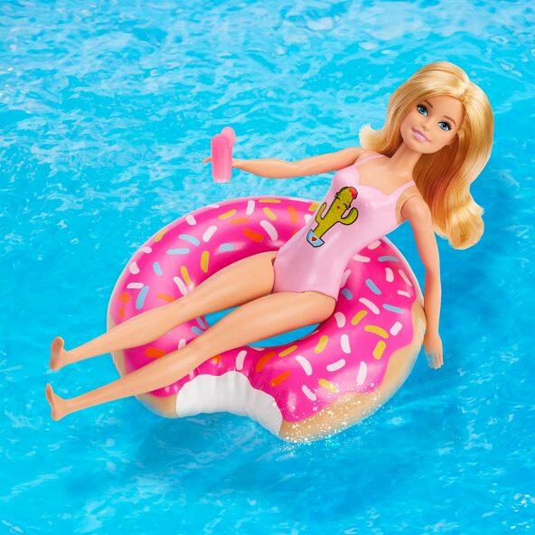 Barbie(R) à la piscine