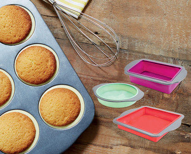 Silicone Cake Pan with Carbon Steel Rim