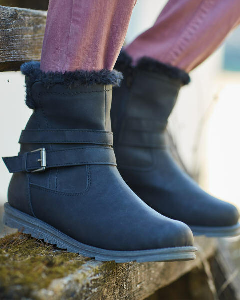 Avenue Ladies' Black Comfort Boots