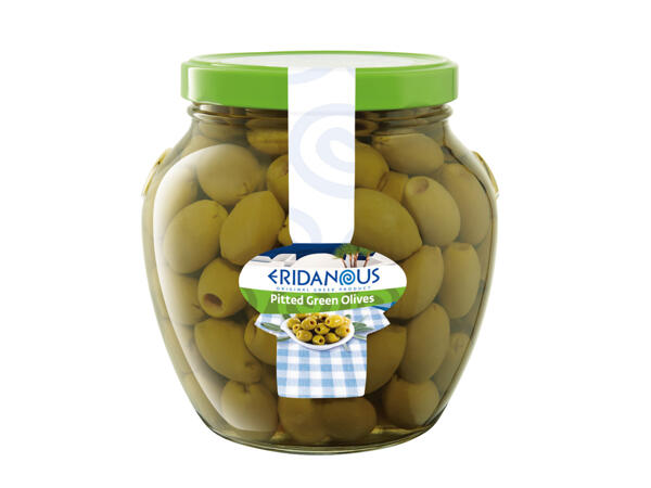Urkärnade gröna oliver