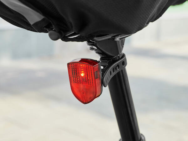 Lumini LED cu acumulator, pentru bicicletă