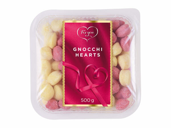 Gnocchi în formă de inimă, în două culori