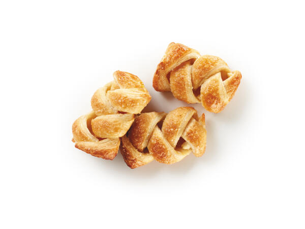 Pastry plait with apricot