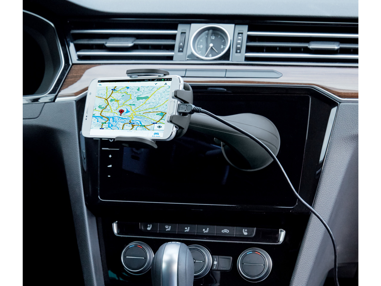 Smarttelefonhållare till bil1