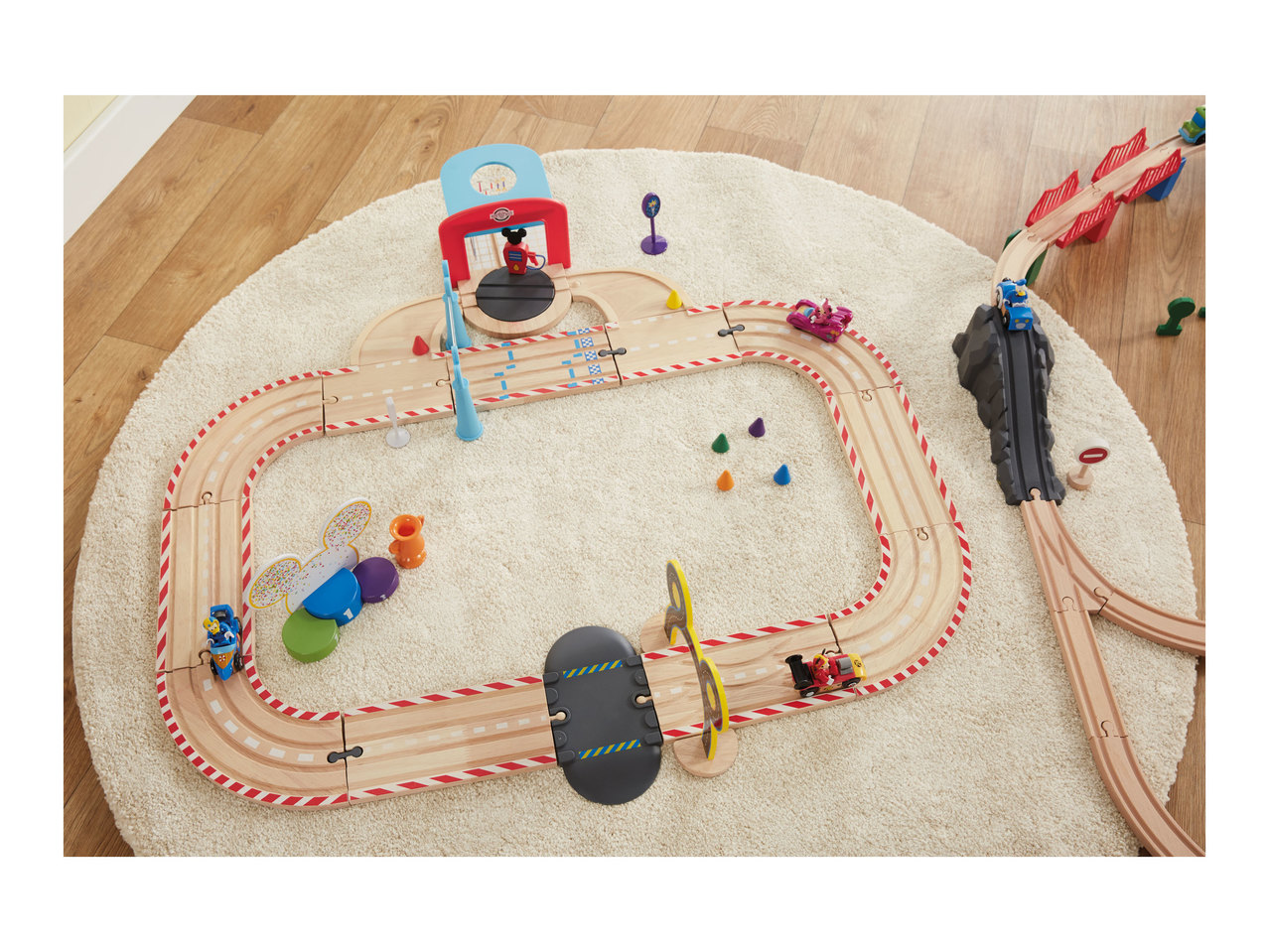 Playtive Junior Wooden Disney Train Set1