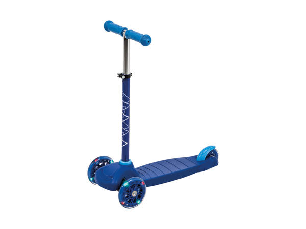Playtive Junior Tri-Scooter With LED Wheels1