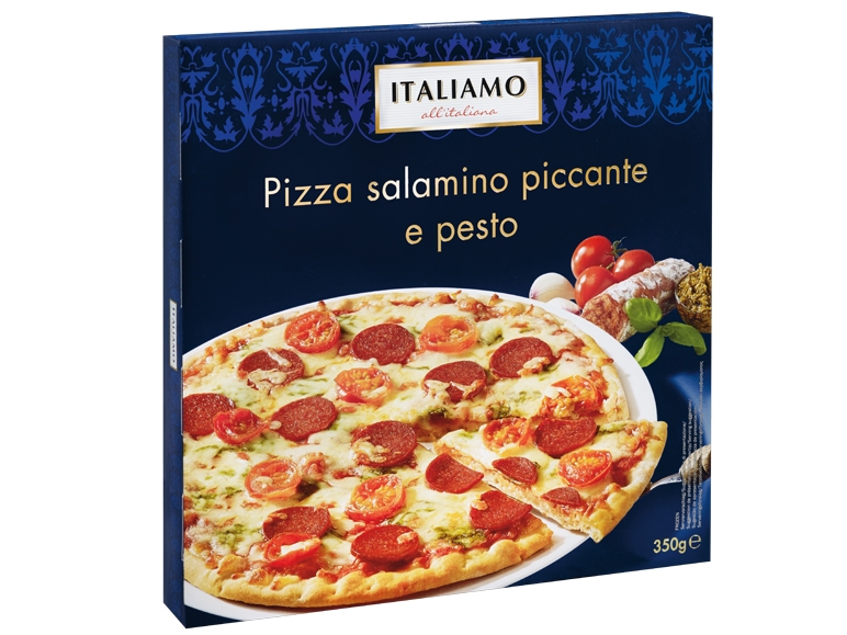 Pizza salami-mozzarella-pesto1