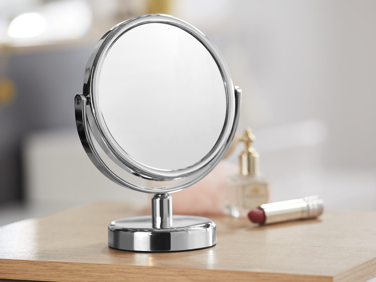 Oglindă cosmetică