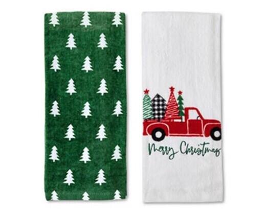 Merry Moments 
 2-Piece Holiday Towel Set
