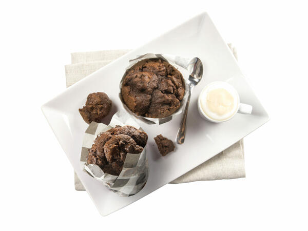 Muffin cu ciocolată și umplutură de zmeură