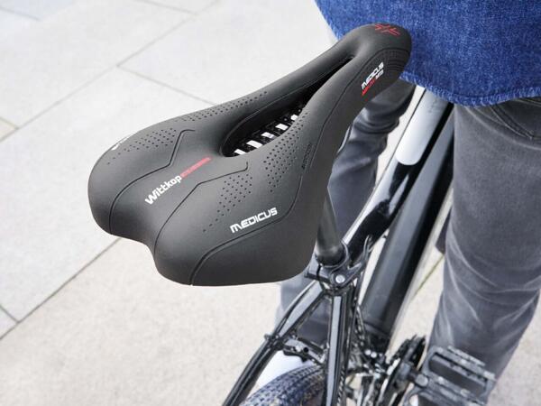 Medicus Saddle with Memory Foam