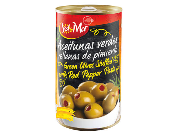 Zöld olívabogyó paprikakrémmel töltve*