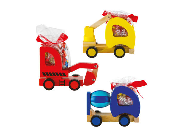 WOODEN TOYS WITH CHOCOLATES