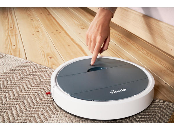 VR ONE Cleaning Robot